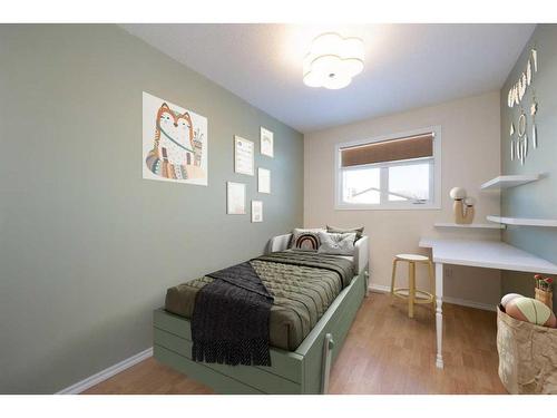 116 Rowan Street, Fort Mcmurray, AB - Indoor Photo Showing Bedroom