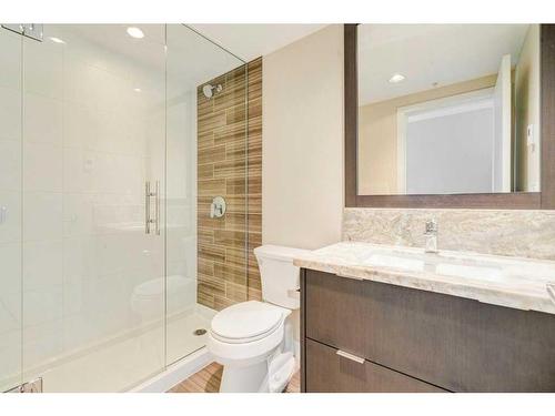 1505-519 Riverfront Avenue Se, Calgary, AB - Indoor Photo Showing Bathroom