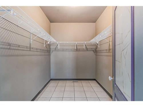 672 East Chestermere Drive, Chestermere, AB - Indoor With Storage