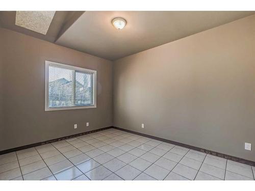 672 East Chestermere Drive, Chestermere, AB - Indoor Photo Showing Other Room
