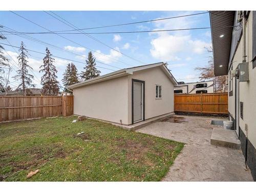 611 Penbrooke Road Se, Calgary, AB - Outdoor With Exterior