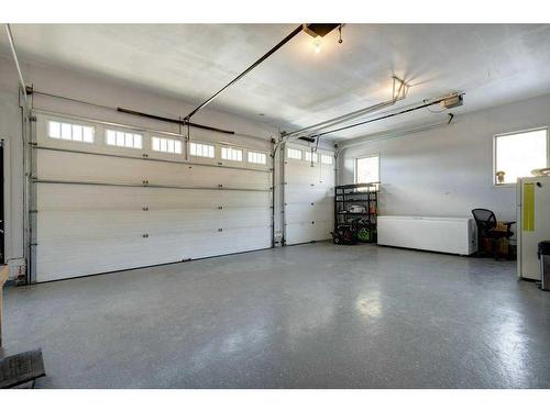 288140 Parkins Road West, Rural Foothills County, AB - Indoor Photo Showing Garage