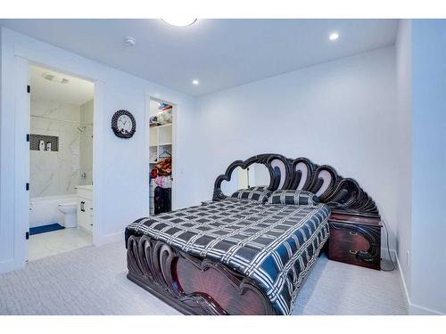 319 Grange Lane, Rural Rocky View County, AB - Indoor Photo Showing Bedroom