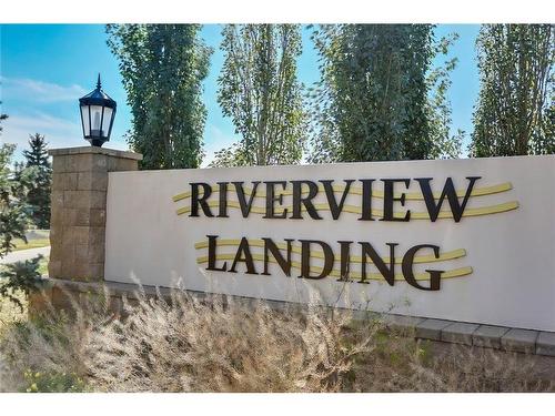 18 Riverview Landing Se, Calgary, AB 