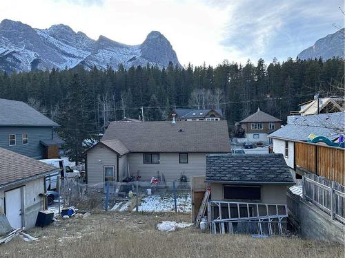 264 Three Sisters Drive, Canmore, AB - Outdoor