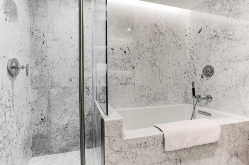 109-738 1 Avenue Sw, Calgary, AB - Indoor Photo Showing Bathroom