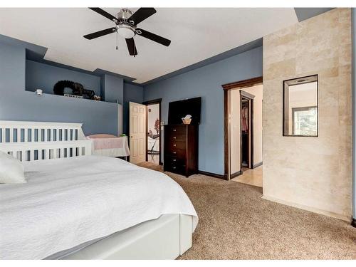 8070 266 Avenue West, Rural Foothills County, AB - Indoor Photo Showing Bedroom