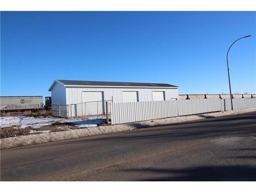 670 10 Avenue South, Carstairs, AB 