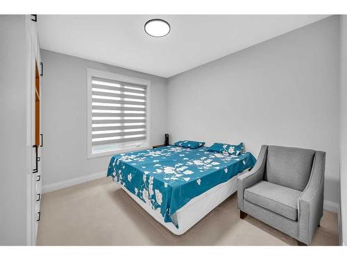 17 Hampstead Mews Nw, Calgary, AB - Indoor Photo Showing Bedroom