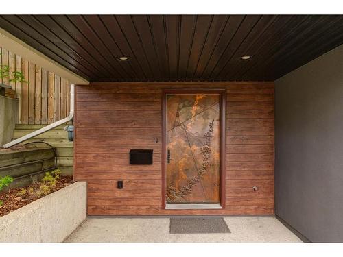 1016 39 Avenue Sw, Calgary, AB - Outdoor With Exterior
