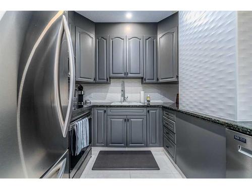 601-837 2 Avenue Sw, Calgary, AB - Indoor Photo Showing Kitchen With Upgraded Kitchen