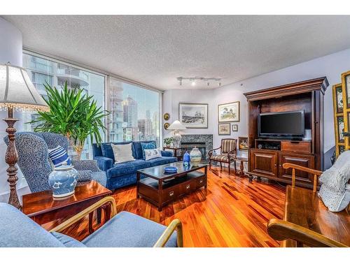 601-837 2 Avenue Sw, Calgary, AB - Indoor Photo Showing Living Room