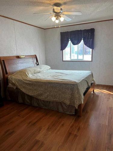 2028-35468 Range Road, Rural Red Deer County, AB - Indoor Photo Showing Bedroom