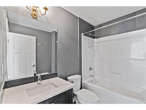 127 Strathmore Lakes Common, Strathmore, AB - Indoor Photo Showing Bathroom