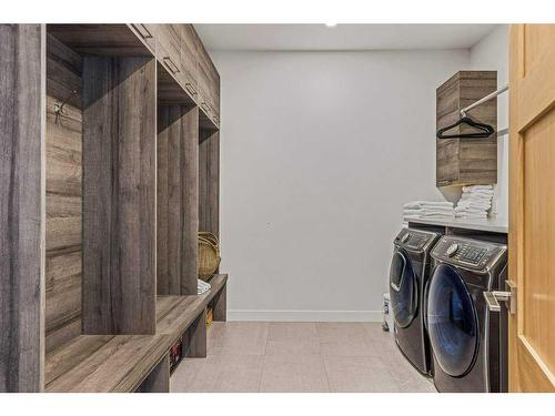409 Stewart Creek Close, Canmore, AB - Indoor Photo Showing Laundry Room