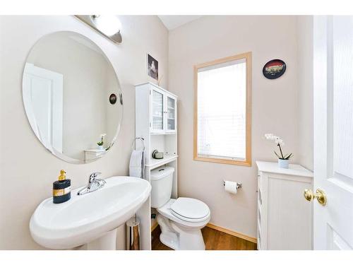 140 West Creek Glen, Chestermere, AB - Indoor Photo Showing Bathroom
