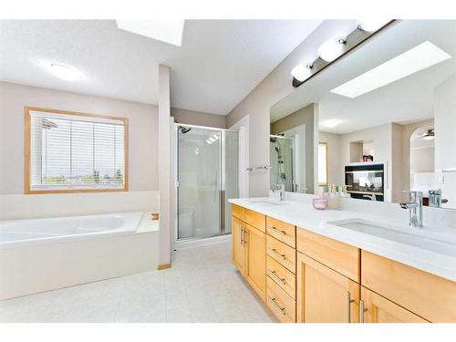 140 West Creek Glen, Chestermere, AB - Indoor Photo Showing Bathroom