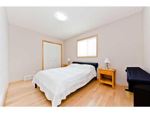 140 West Creek Glen, Chestermere, AB - Indoor Photo Showing Bedroom