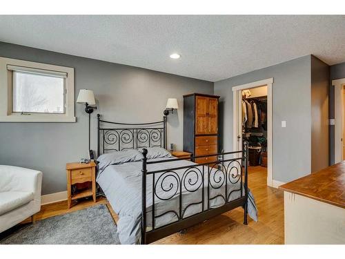 5128 Baines Road Nw, Calgary, AB - Indoor Photo Showing Bedroom