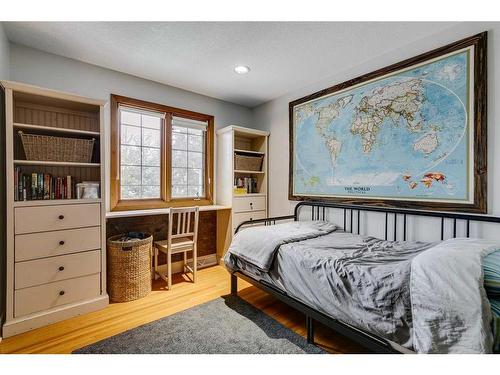 5128 Baines Road Nw, Calgary, AB - Indoor Photo Showing Bedroom