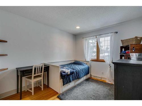 5128 Baines Road Nw, Calgary, AB - Indoor Photo Showing Bedroom