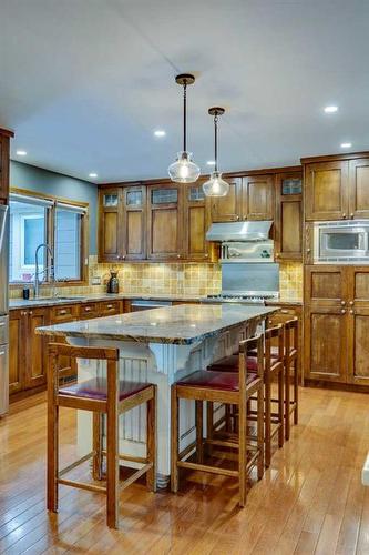 5128 Baines Road Nw, Calgary, AB - Indoor Photo Showing Kitchen