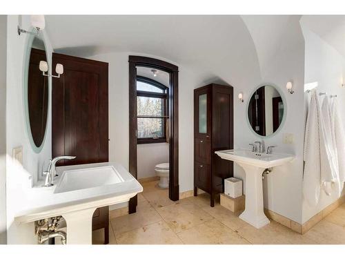 6 Slopes Grove Sw, Calgary, AB - Indoor Photo Showing Bathroom