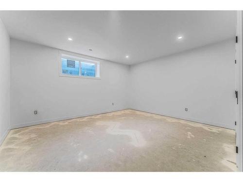 517 28 Avenue Nw, Calgary, AB - Indoor