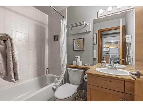 110-160 Kananaskis Way, Canmore, AB - Indoor Photo Showing Bathroom