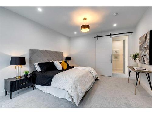617 Royal Avenue Sw, Calgary, AB - Indoor Photo Showing Bedroom