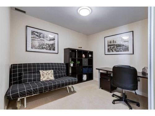 1112-222 Riverfront Avenue Sw, Calgary, AB - Indoor Photo Showing Other Room