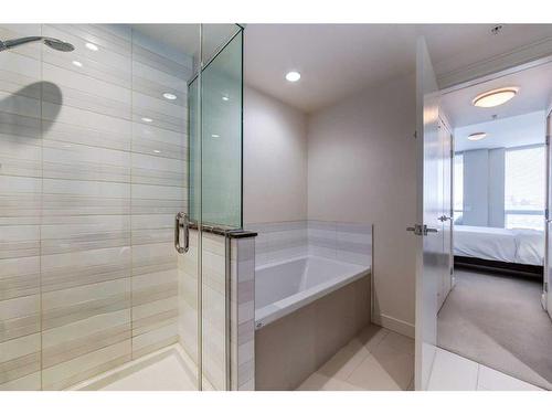1112-222 Riverfront Avenue Sw, Calgary, AB - Indoor Photo Showing Bathroom
