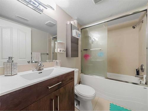 622 Saddlecreek Way Ne, Calgary, AB - Indoor Photo Showing Bathroom