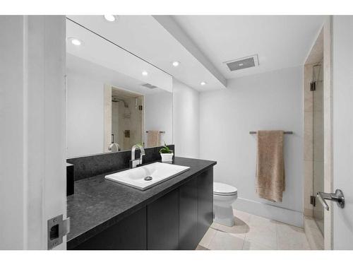 601-318 26 Avenue Sw, Calgary, AB - Indoor Photo Showing Bathroom