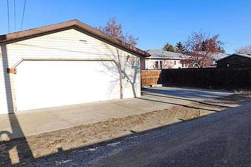 313 54 Avenue East, Claresholm, AB - Outdoor