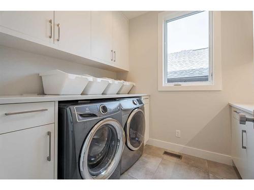 5819 21 Street Sw, Calgary, AB - Indoor Photo Showing Laundry Room