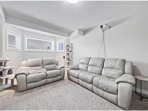 1510 10 Avenue Se, High River, AB - Indoor Photo Showing Living Room