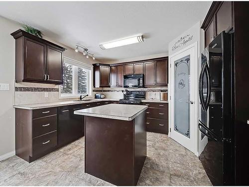 1510 10 Avenue Se, High River, AB - Indoor Photo Showing Kitchen