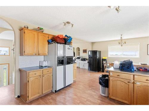 5335 84 Street Ne, Calgary, AB - Indoor Photo Showing Kitchen