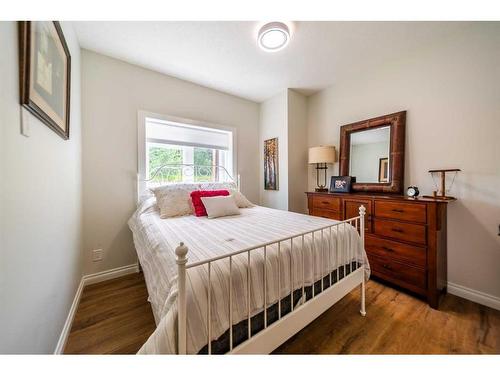 322110 304 Street West, Rural Foothills County, AB - Indoor Photo Showing Bedroom