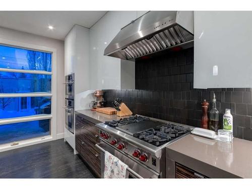 1904 50 Avenue Sw, Calgary, AB - Indoor Photo Showing Kitchen