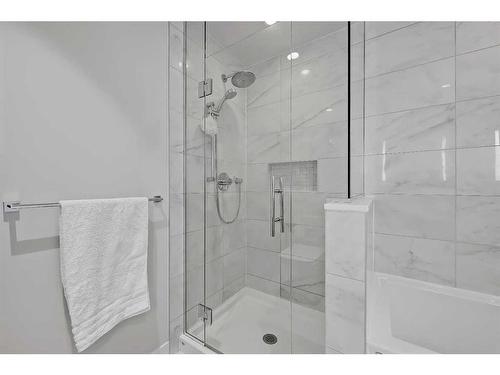 2601-930 16 Avenue Sw, Calgary, AB - Indoor Photo Showing Bathroom