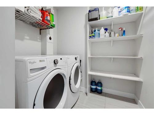 2601-930 16 Avenue Sw, Calgary, AB - Indoor Photo Showing Laundry Room