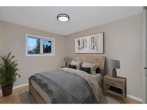 4119 49A Avenue, Innisfail, AB - Indoor Photo Showing Bedroom