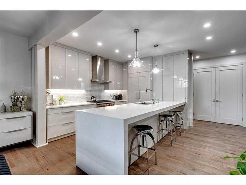 824 Durham Avenue Sw, Calgary, AB - Indoor Photo Showing Kitchen With Upgraded Kitchen
