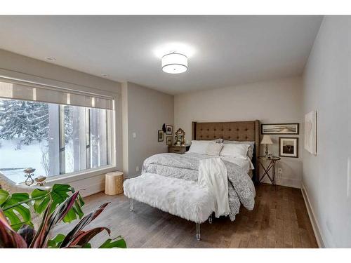 824 Durham Avenue Sw, Calgary, AB - Indoor Photo Showing Bedroom