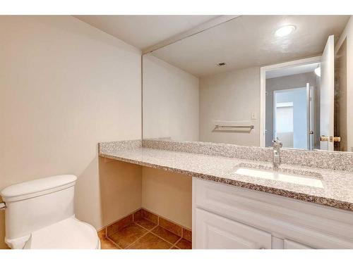 2906-221 6 Avenue Se, Calgary, AB - Indoor Photo Showing Bathroom