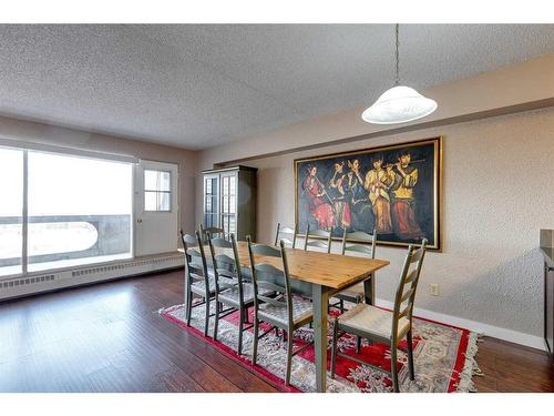 2906-221 6 Avenue Se, Calgary, AB - Indoor Photo Showing Dining Room