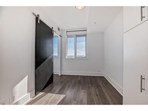 1705-550 Riverfront Avenue Se, Calgary, AB - Indoor Photo Showing Other Room