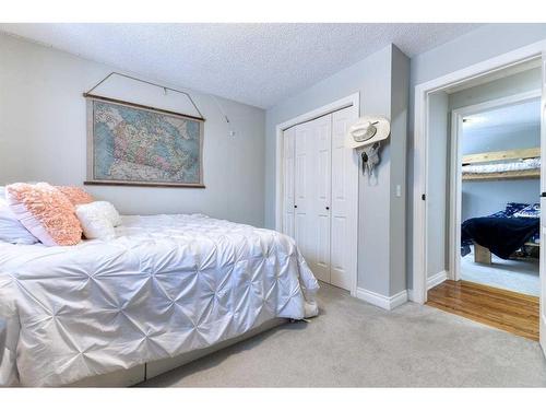 48048 244 Avenue West, Rural Foothills County, AB - Indoor Photo Showing Bedroom